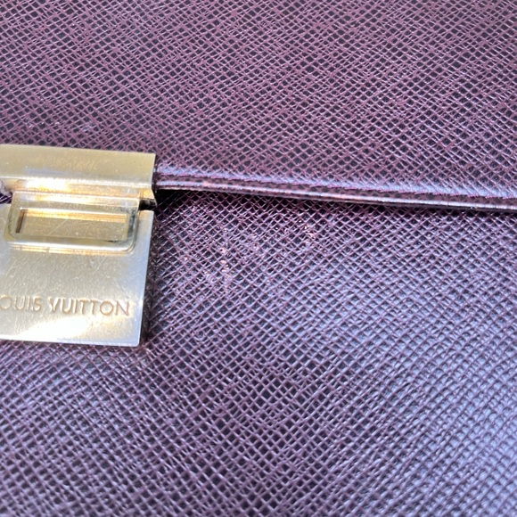 Louis Vuitton Taiga Selenga Pochette Clutch in Burgundy , COA included - Picture 3 of 15